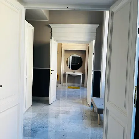 Via Veneto Luxury House アパート